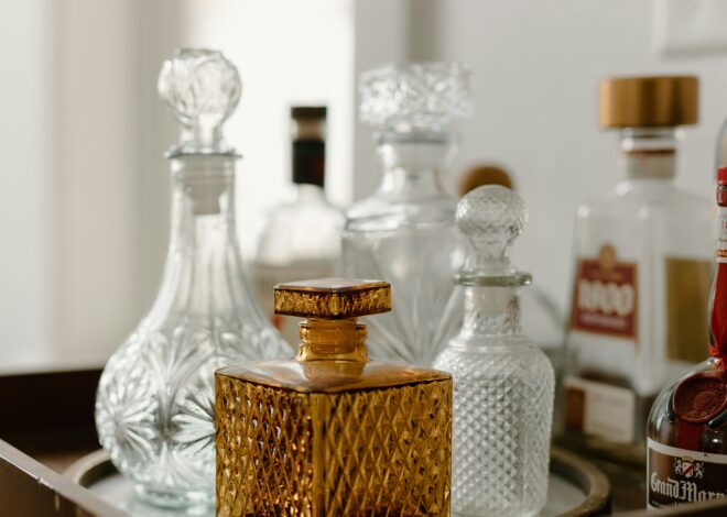 How to Style a Bar Cart for Elegant Evenings and Perfect Aperitifs